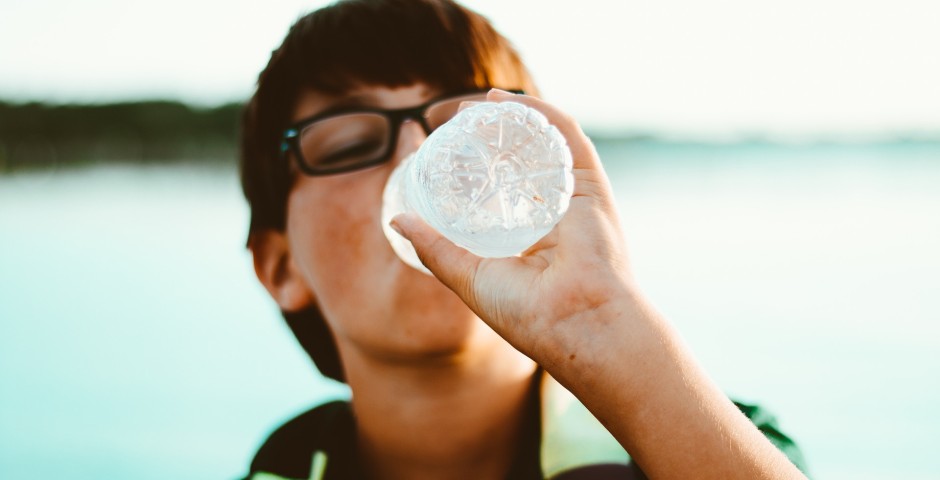 食事前に水を飲むと効果的な理由